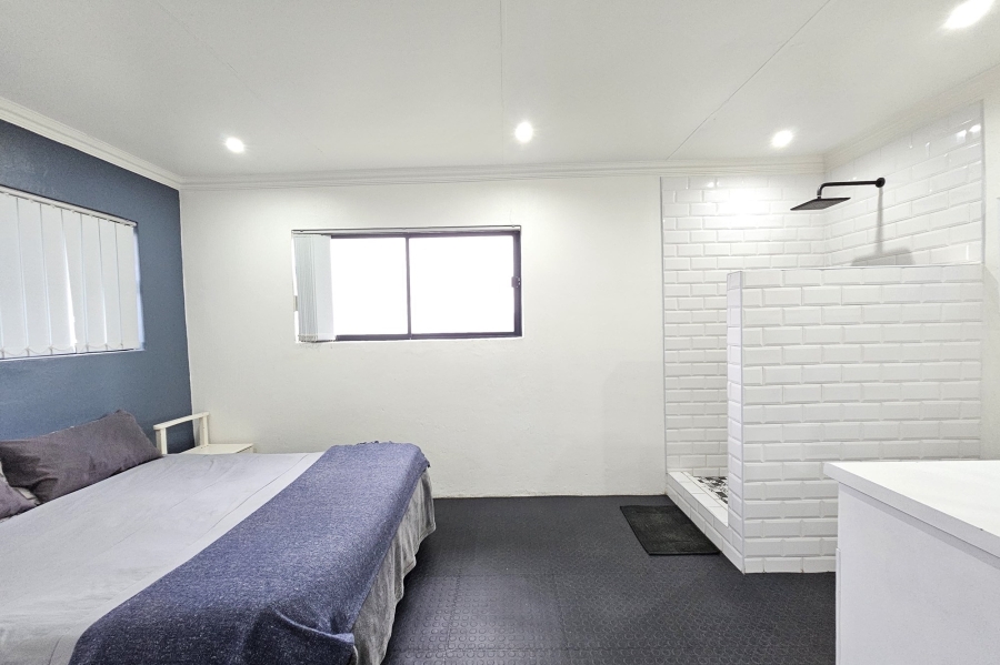 2 Bedroom Property for Sale in Wavecrest Eastern Cape